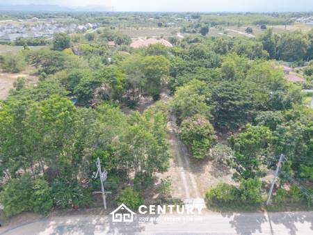 LAND FOR SALE 4 RAI IN HIN LEK FAI WITH SINGLE HOUSE
