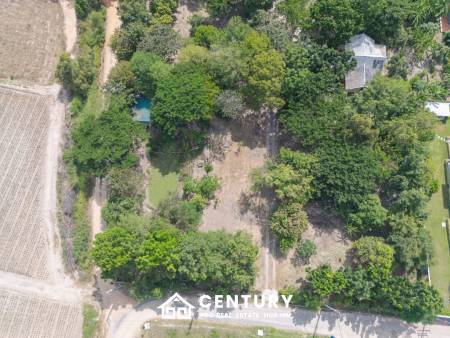 LAND FOR SALE 4 RAI IN HIN LEK FAI WITH SINGLE HOUSE