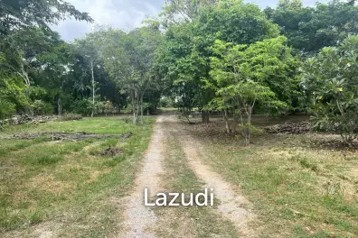 LAND FOR SALE 4 RAI IN HIN LEK FAI WITH SINGLE HOUSE