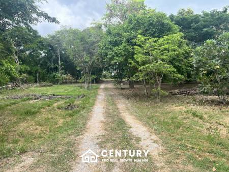 LAND FOR SALE 4 RAI IN HIN LEK FAI WITH SINGLE HOUSE
