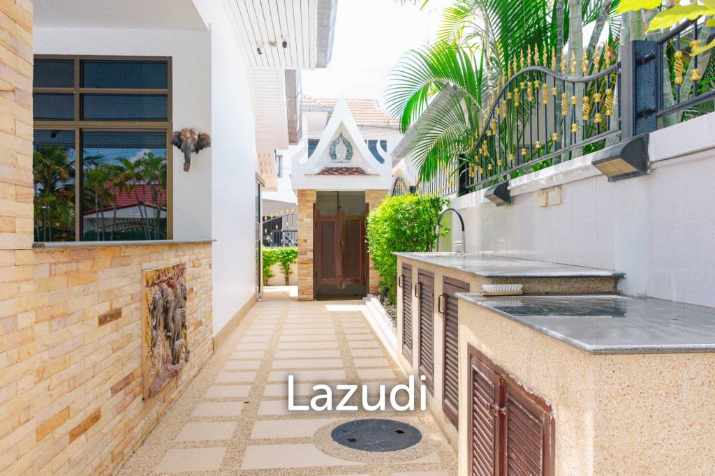 TROPICAL GARDEN : Thai Style 4 Bed Pool Villa for Sale