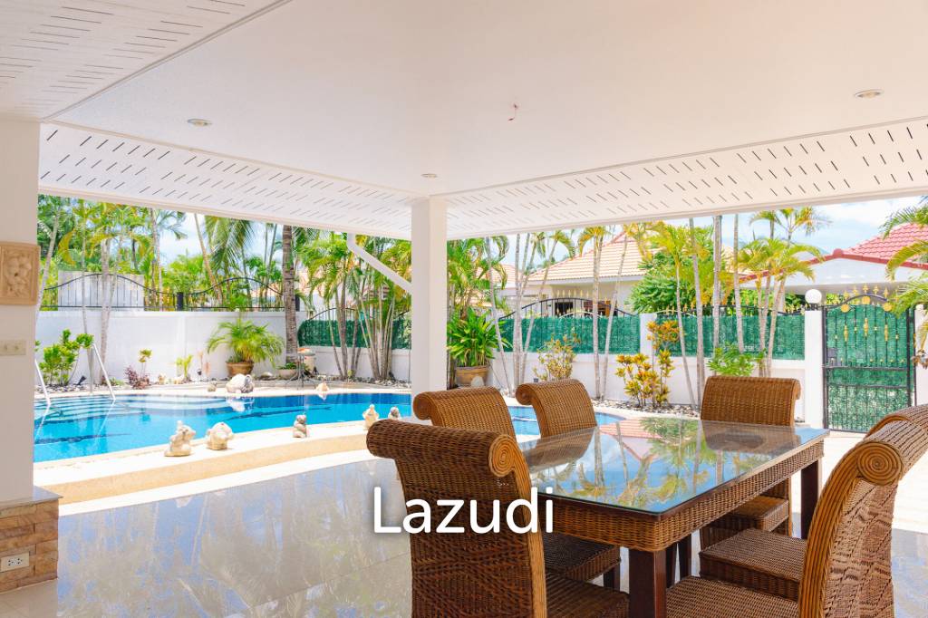 TROPICAL GARDEN : Thai Style 4 Bed Pool Villa for Sale