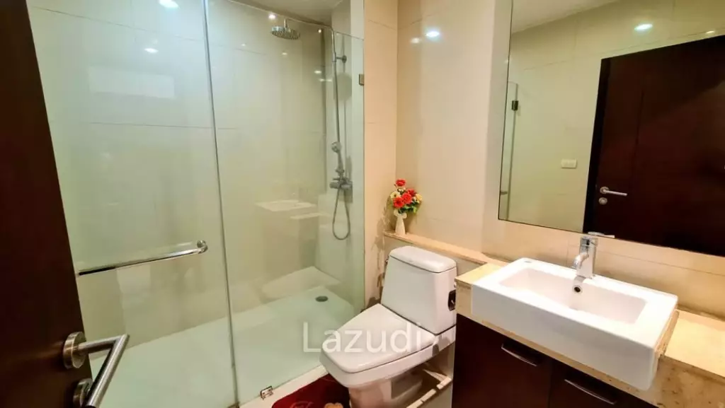 2 bedrooms, 1 bathroom 160  Sq.m. at Piyathip Place