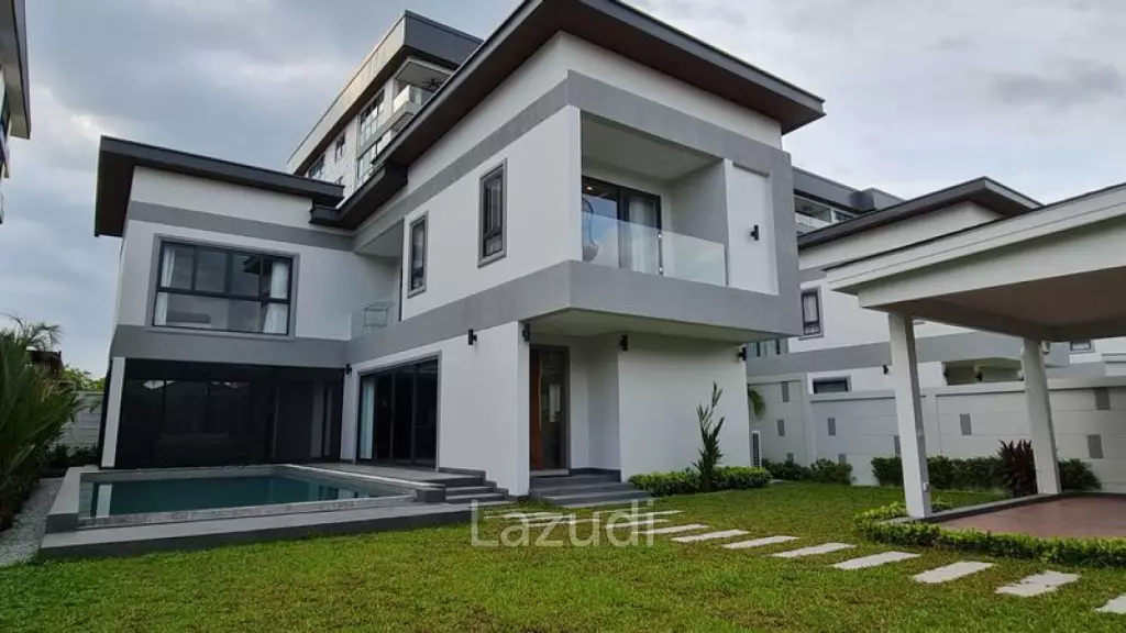 4 Beds 5 Baths 300 SQ.M. Serenity Jomtien Villas