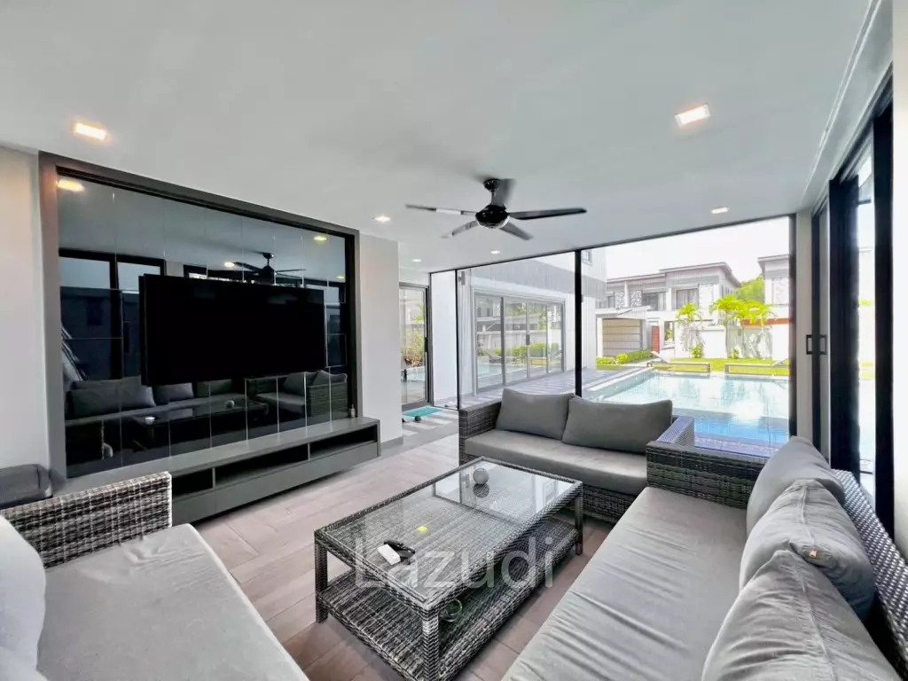 4 Beds 5 Baths 300 SQ.M. Serenity Jomtien Villas