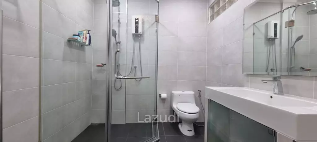 4 Beds 5 Baths 240 SQ.M. Villa In Holiday Garden Resort
