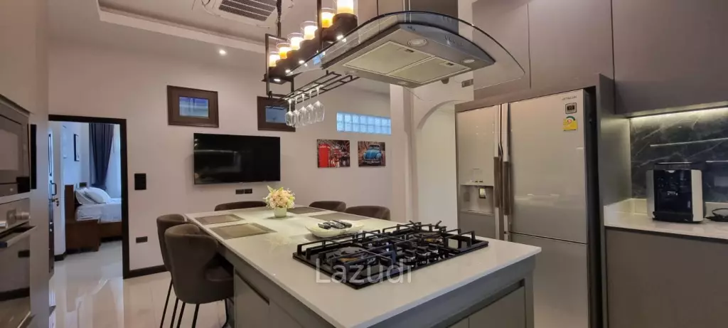 4 Beds 5 Baths 240 SQ.M. Villa In Holiday Garden Resort