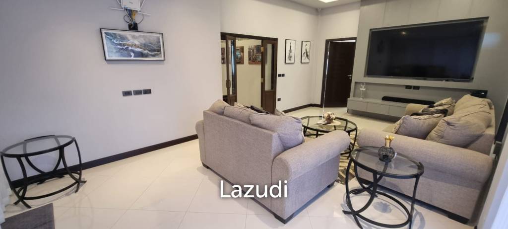 4 Beds 5 Baths 240 SQ.M. Villa In Holiday Garden Resort