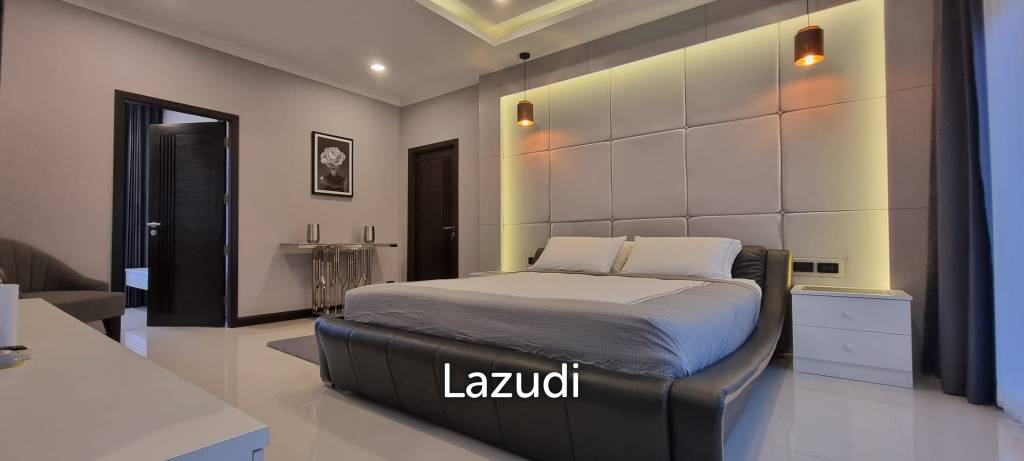 4 Beds 5 Baths 240 SQ.M. Villa In Holiday Garden Resort