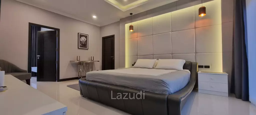 4 Beds 5 Baths 240 SQ.M. Villa In Holiday Garden Resort