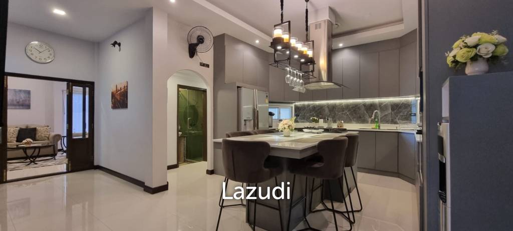 4 Beds 5 Baths 240 SQ.M. Villa In Holiday Garden Resort