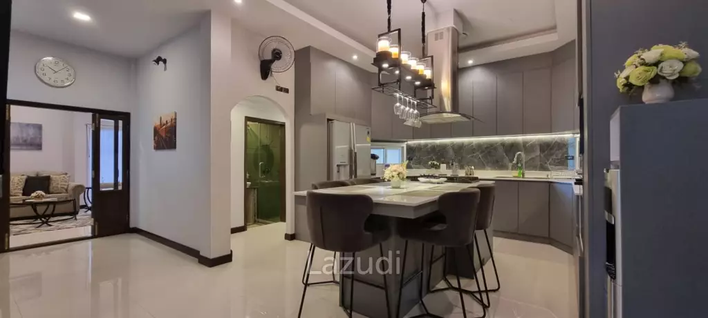 4 Beds 5 Baths 240 SQ.M. Villa In Holiday Garden Resort