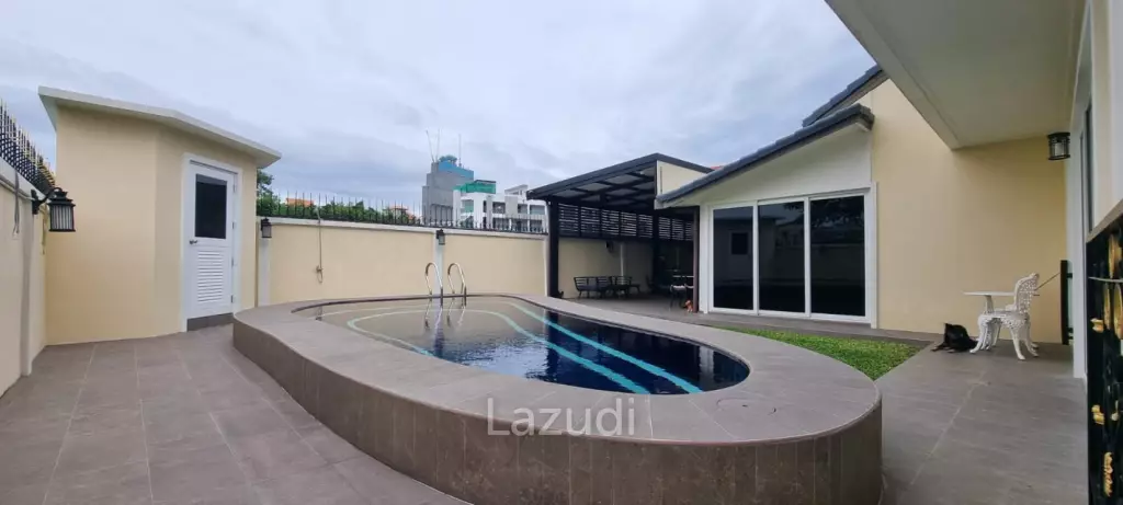 4 Beds 5 Baths 240 SQ.M. Villa In Holiday Garden Resort