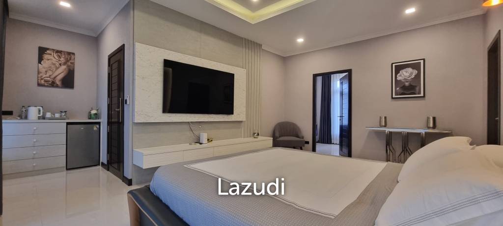 4 Beds 5 Baths 240 SQ.M. Villa In Holiday Garden Resort