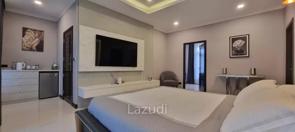 4 Beds 5 Baths 240 SQ.M. Villa In Holiday Garden Resort