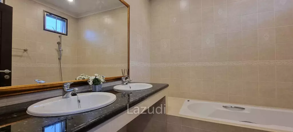 4 Beds 5 Baths 240 SQ.M. Villa In Holiday Garden Resort