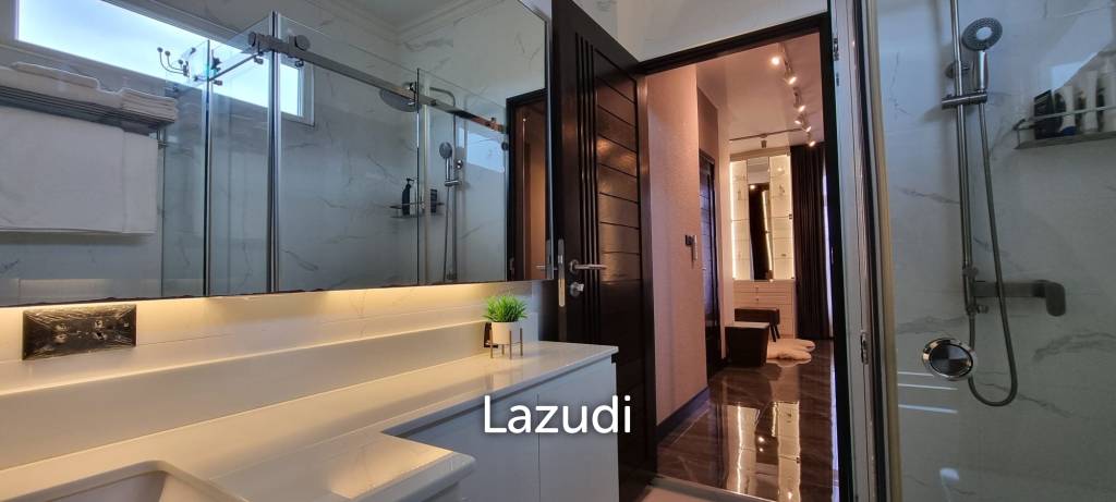 4 Beds 5 Baths 240 SQ.M. Villa In Holiday Garden Resort