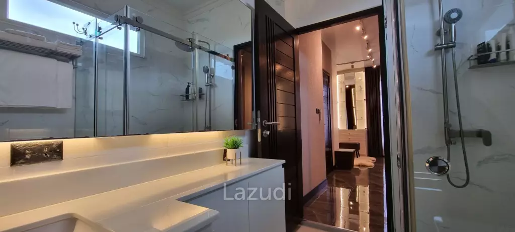 4 Beds 5 Baths 240 SQ.M. Villa In Holiday Garden Resort