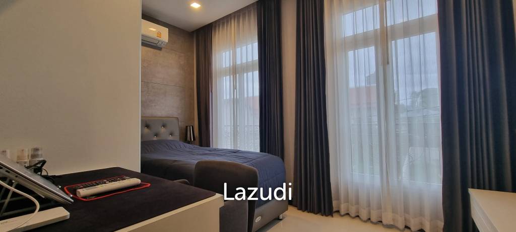 4 Beds 5 Baths 240 SQ.M. Villa In Holiday Garden Resort