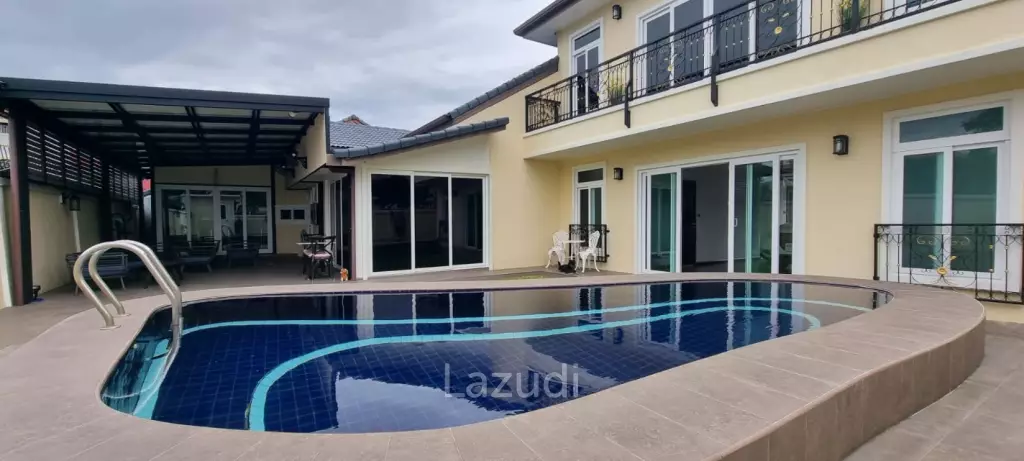 4 Beds 5 Baths 240 SQ.M. Villa In Holiday Garden Resort