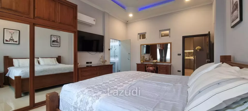 4 Beds 5 Baths 240 SQ.M. Villa In Holiday Garden Resort