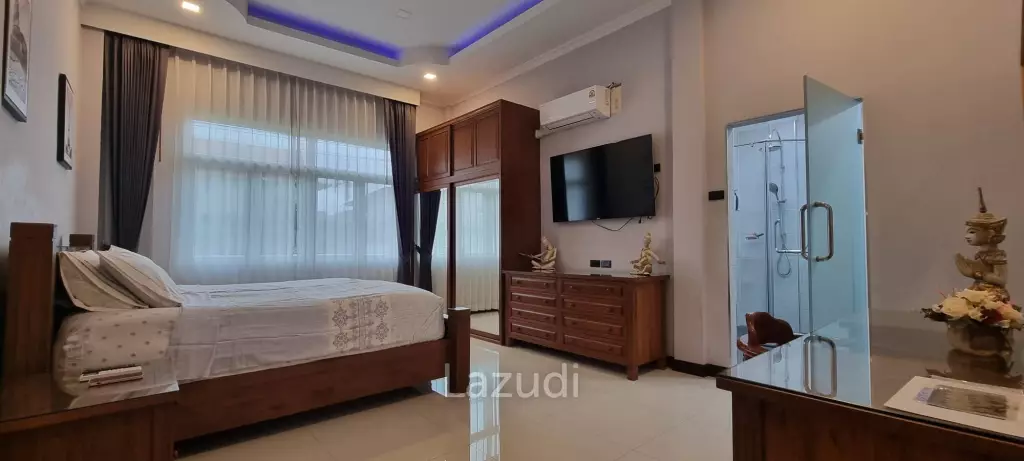 4 Beds 5 Baths 240 SQ.M. Villa In Holiday Garden Resort
