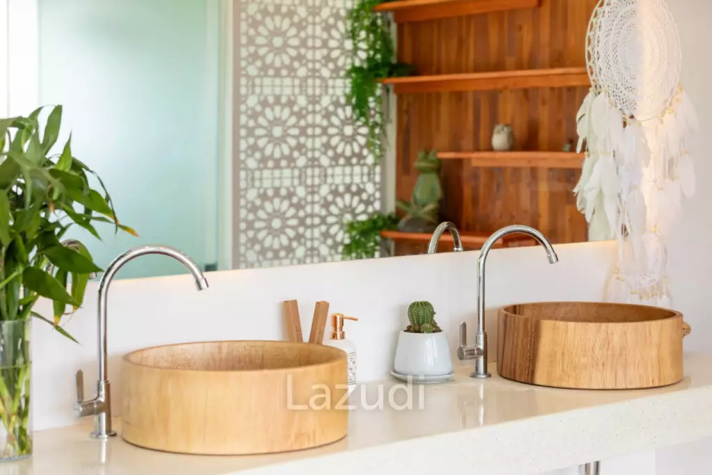 Modern 3-Bed Balinese Style Villa In Mae Nam