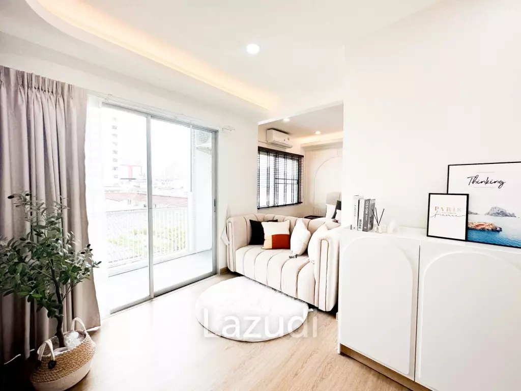 1 Bedroom 1 Bathroom 35 SQ.M A Space Asoke-Ratchada