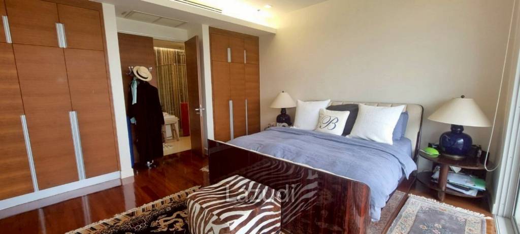 1 bedroom 1 bathroom Condo 157 Sq.m. at The Cove Pattaya