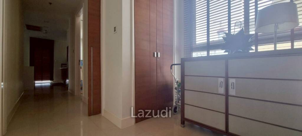 1 bedroom 1 bathroom Condo 157 Sq.m. at The Cove Pattaya