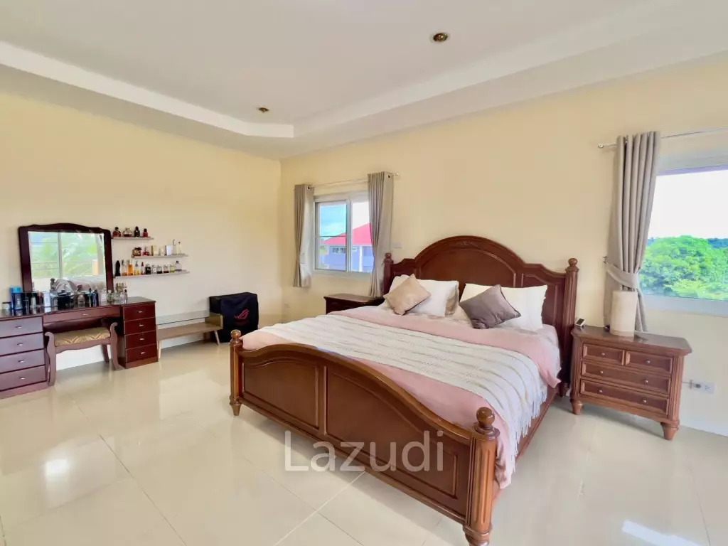 4 Beds 5 Baths 500 SQ.M. Bangsaray House