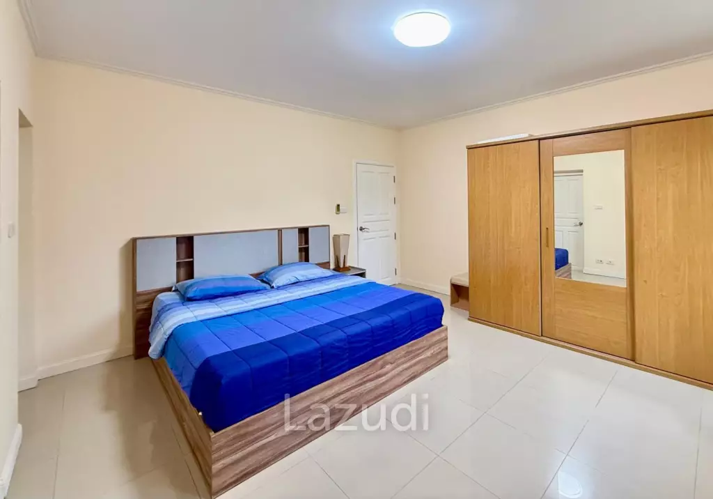 4 Beds 5 Baths 500 SQ.M. Bangsaray House