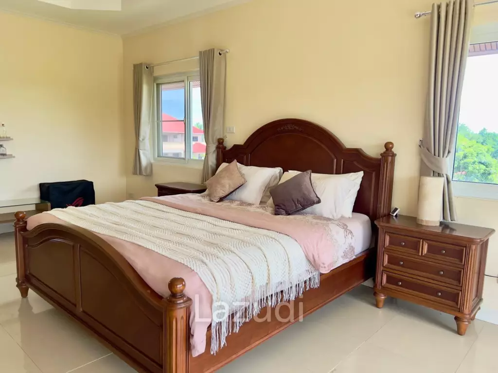 4 Beds 5 Baths 500 SQ.M. Bangsaray House