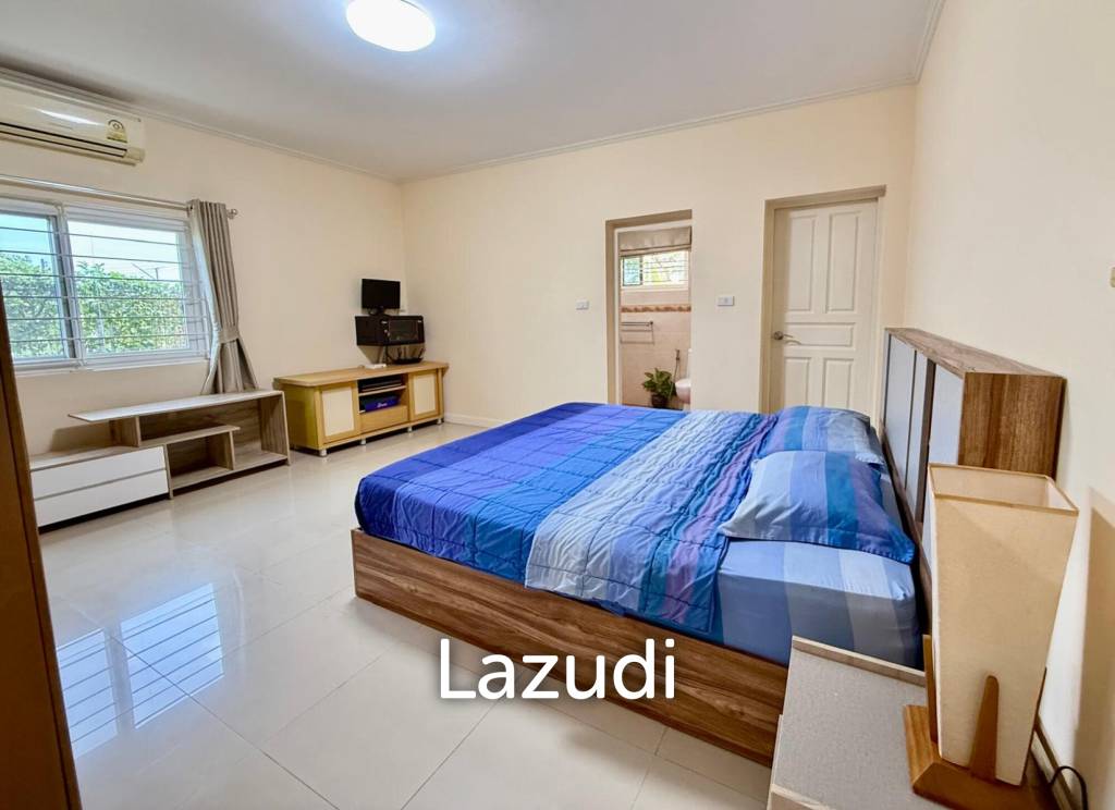 4 Beds 5 Baths 500 SQ.M. Bangsaray House