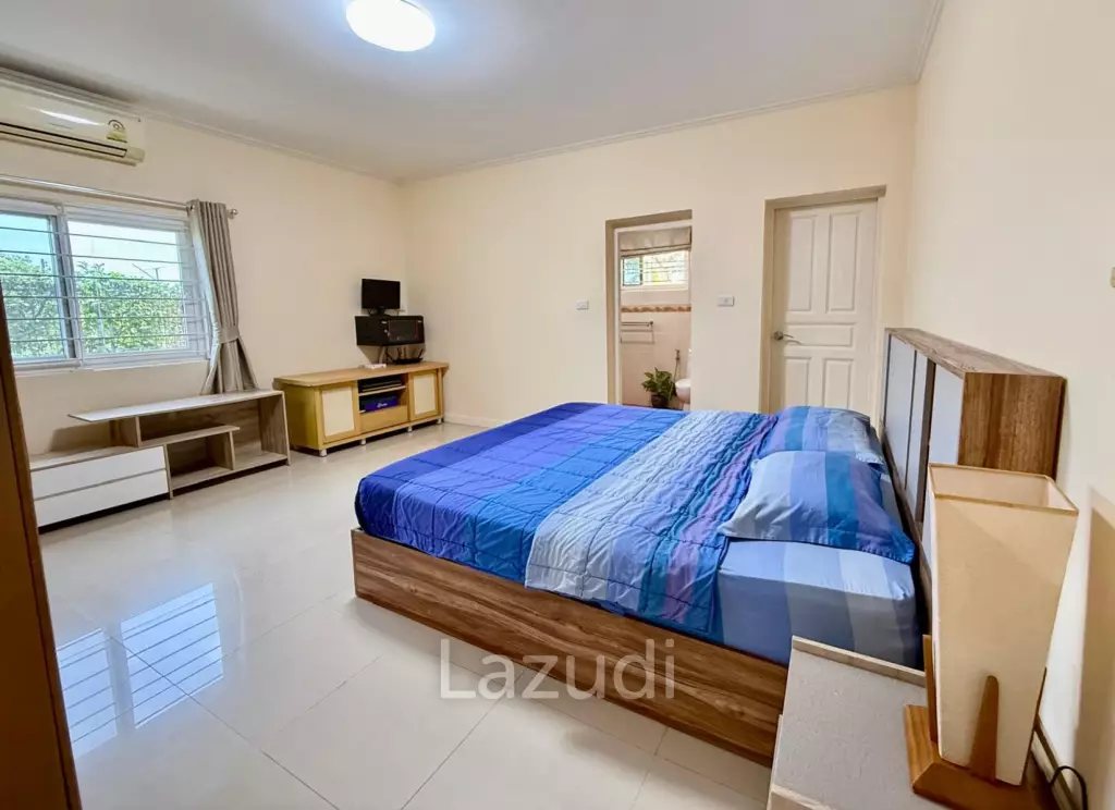 4 Beds 5 Baths 500 SQ.M. Bangsaray House