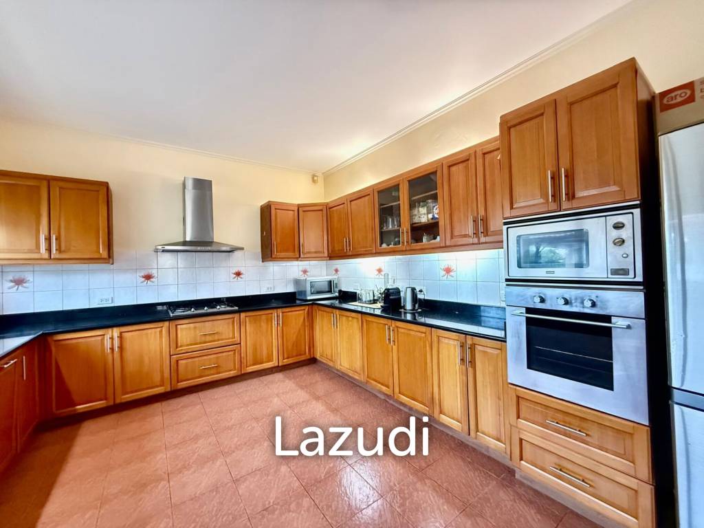 4 Beds 5 Baths 500 SQ.M. Bangsaray House