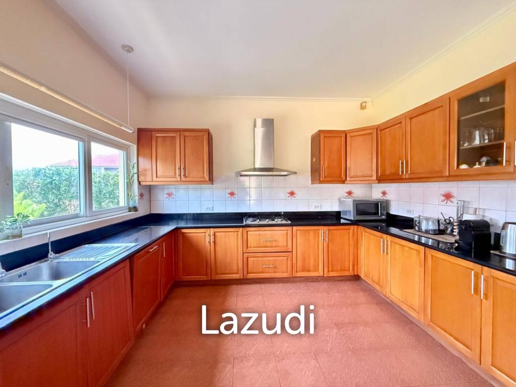 4 Beds 5 Baths 500 SQ.M. Bangsaray House