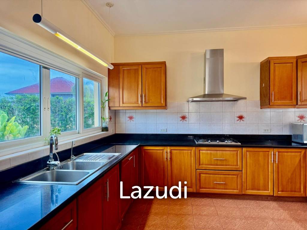 4 Beds 5 Baths 500 SQ.M. Bangsaray House