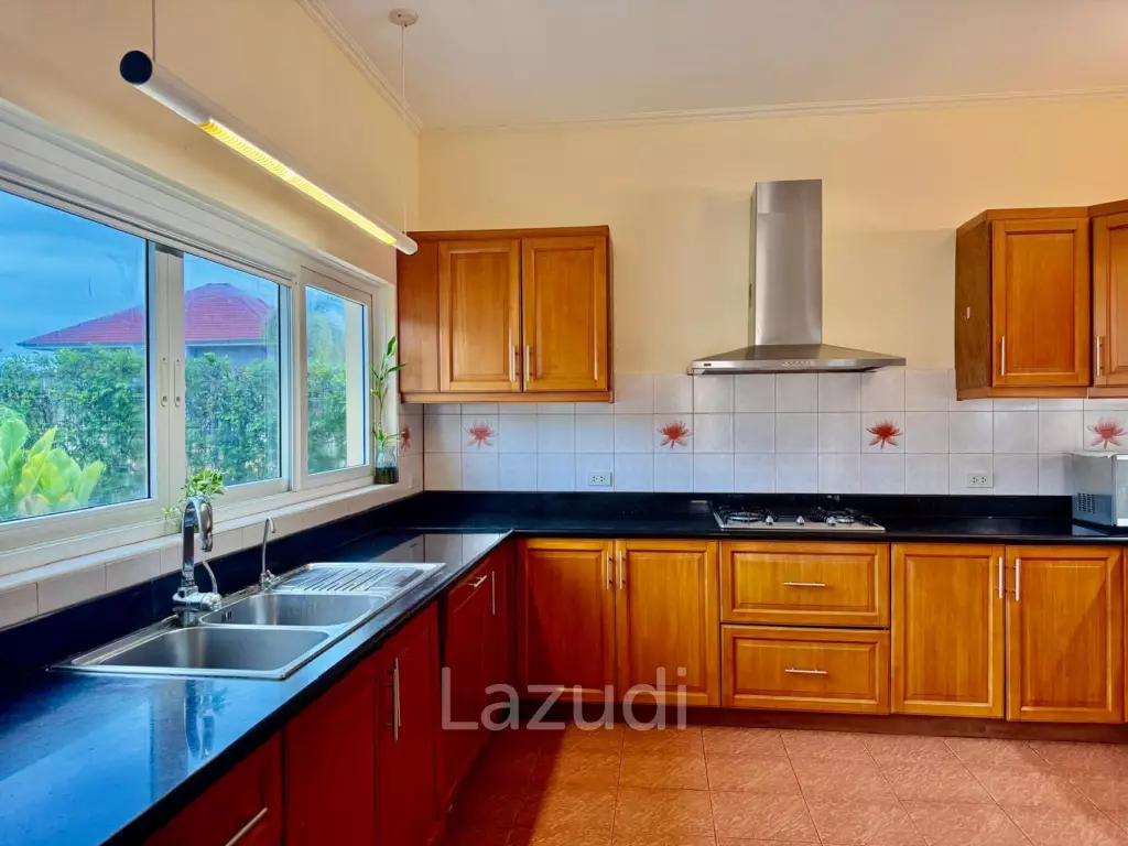 4 Beds 5 Baths 500 SQ.M. Bangsaray House