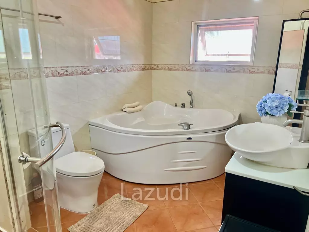 4 Beds 5 Baths 500 SQ.M. Bangsaray House