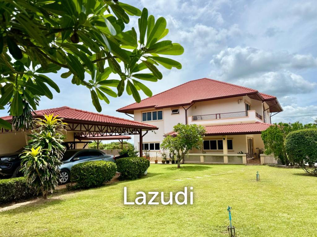4 Beds 5 Baths 500 SQ.M. Bangsaray House