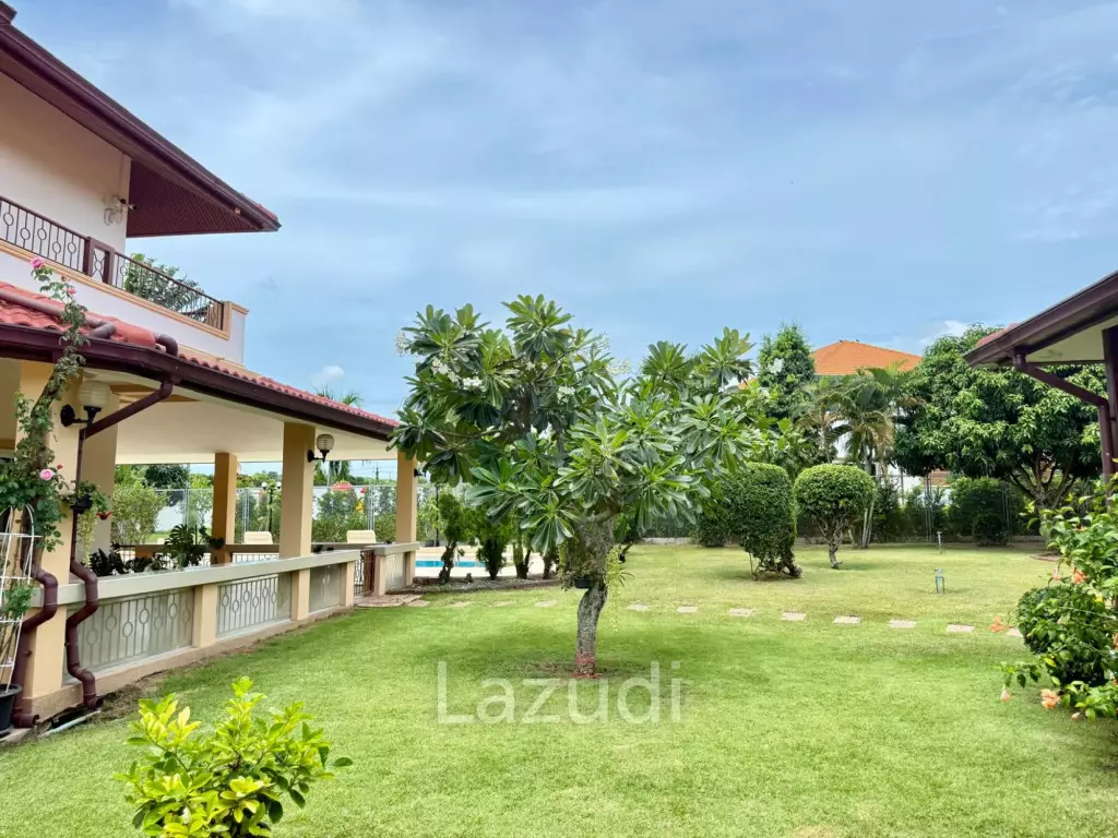 4 Beds 5 Baths 500 SQ.M. Bangsaray House