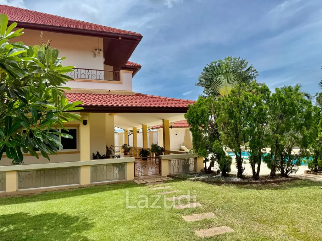 4 Beds 5 Baths 500 SQ.M. Bangsaray House