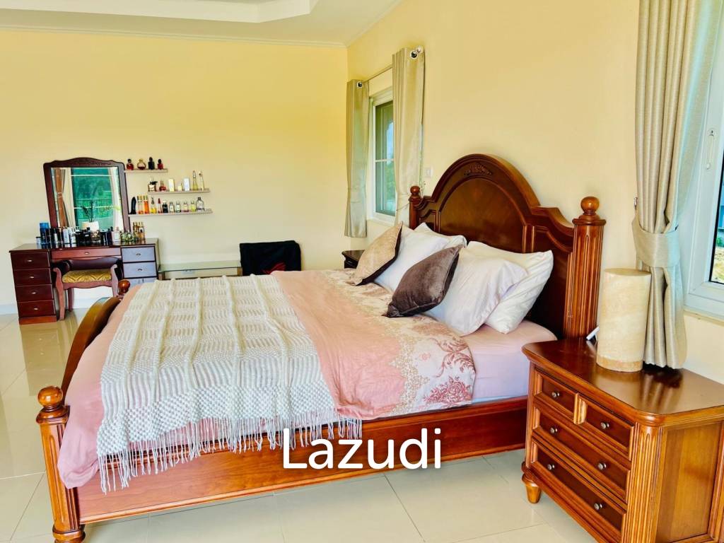 4 Beds 5 Baths 500 SQ.M. Bangsaray House