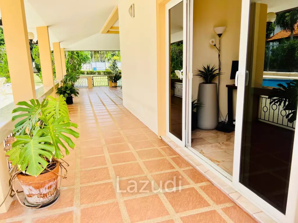 4 Beds 5 Baths 500 SQ.M. Bangsaray House