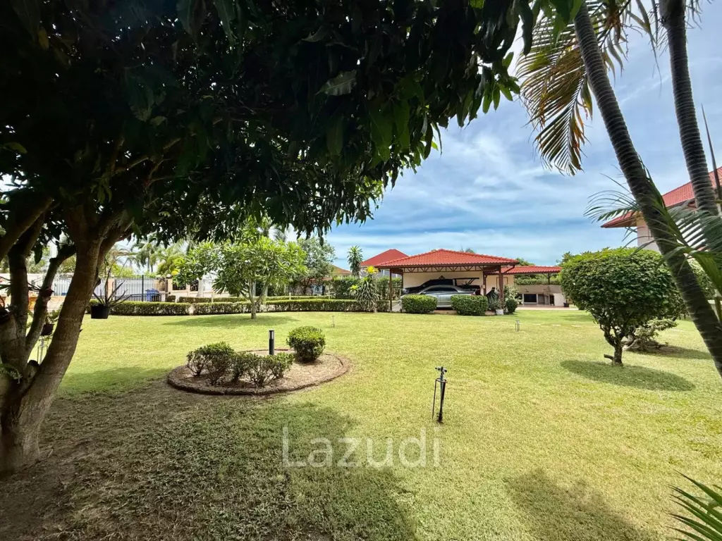 4 Beds 5 Baths 500 SQ.M. Bangsaray House