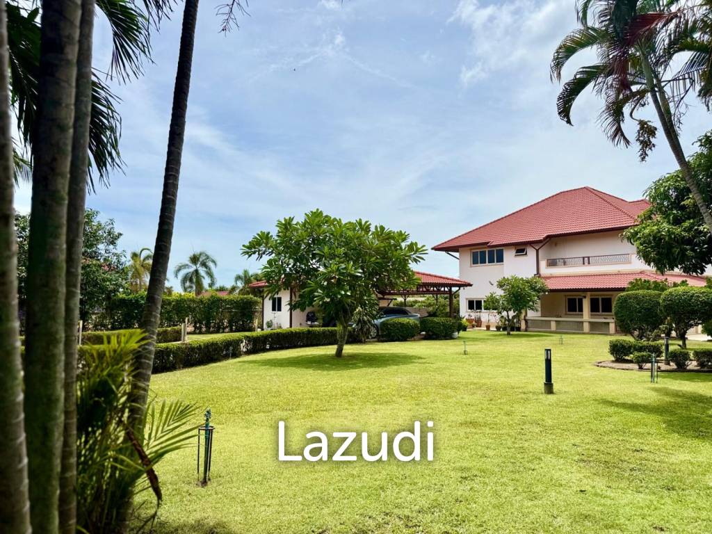 4 Beds 5 Baths 500 SQ.M. Bangsaray House