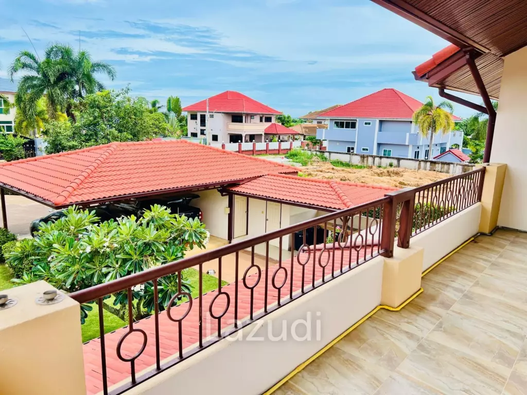 4 Beds 5 Baths 500 SQ.M. Bangsaray House