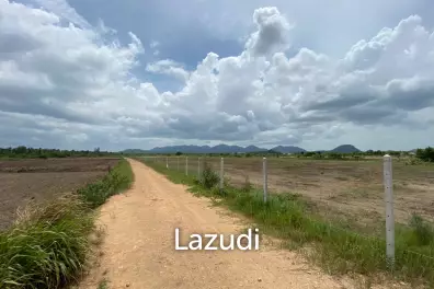 Expansive Agricultural Land 4-3-50 Rai in Cha Am