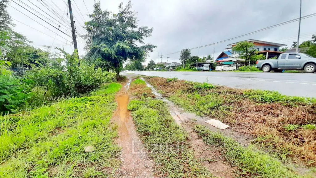 Land for sale 800 SQ.M. on the Main Road To Thoeng